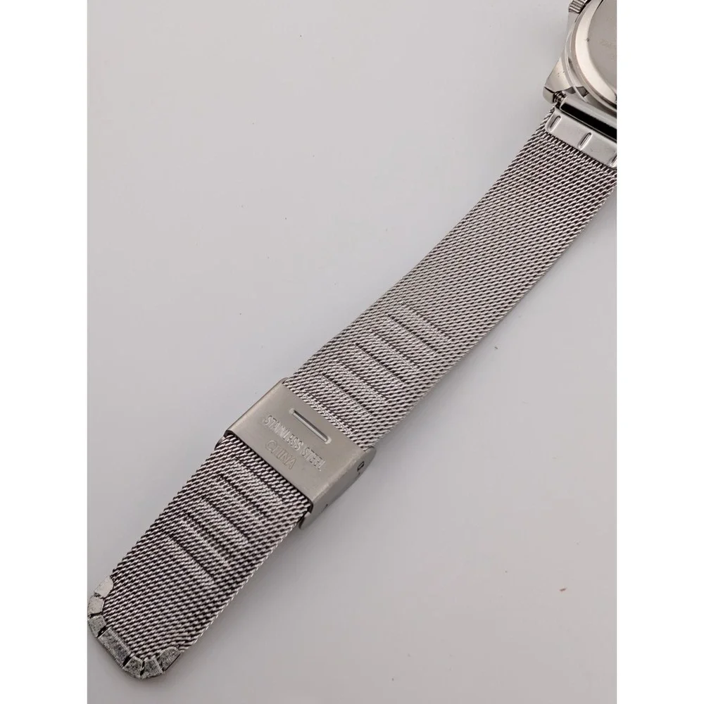 Tahari‎ Watch Women 33mm Case Blue Dial Mesh Metal Adjustable Band- New Battery